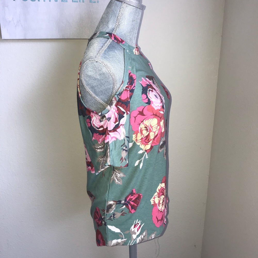 🌺1 LEFT🌺 Sage Floral Cold Shoulder Top - Picture 5 of 6